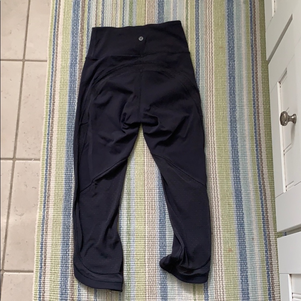 Lululemon crop leggings - Picture 2 of 3